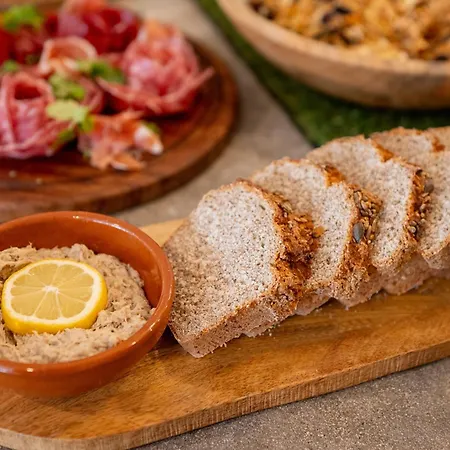 Frühstückspension Leaba 4*